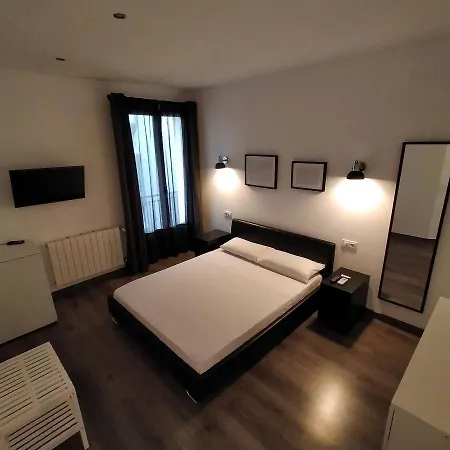 Room Pride-3